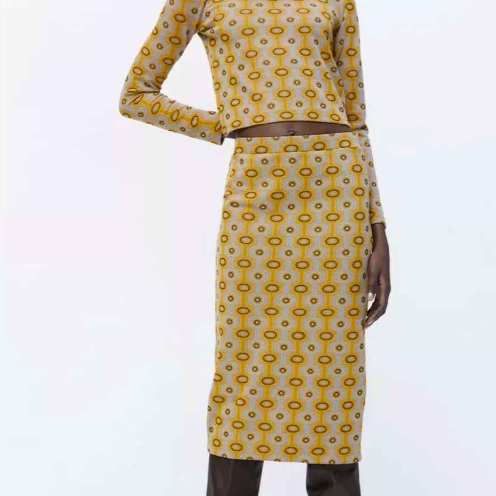 NWT Zara Woman’s Yellow Blue Jacquard Pencil Skirt Size S